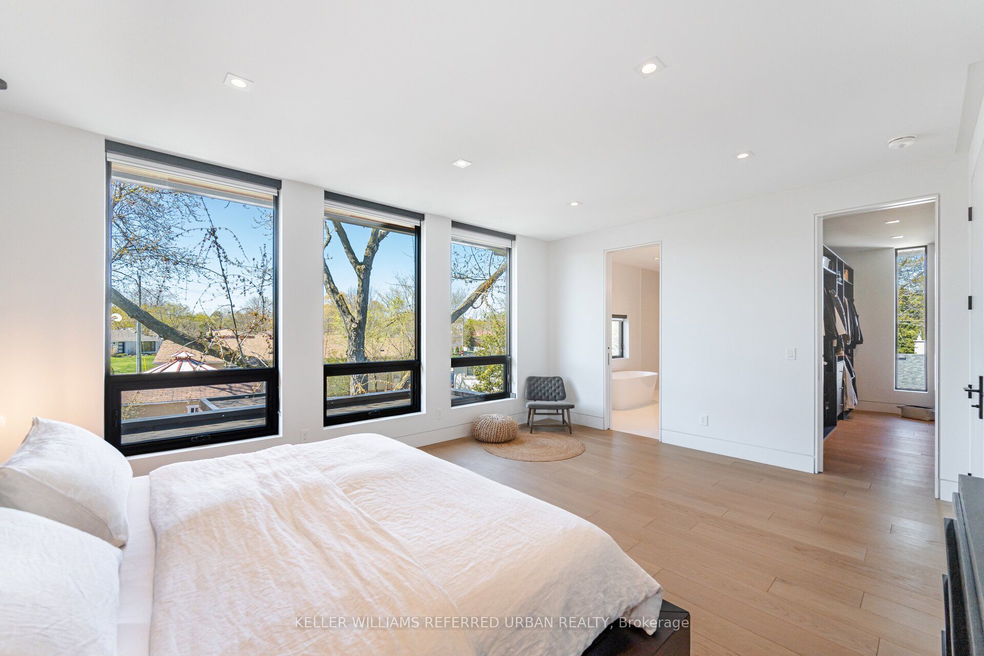 1337 Waverly Avenue Property Photo 19