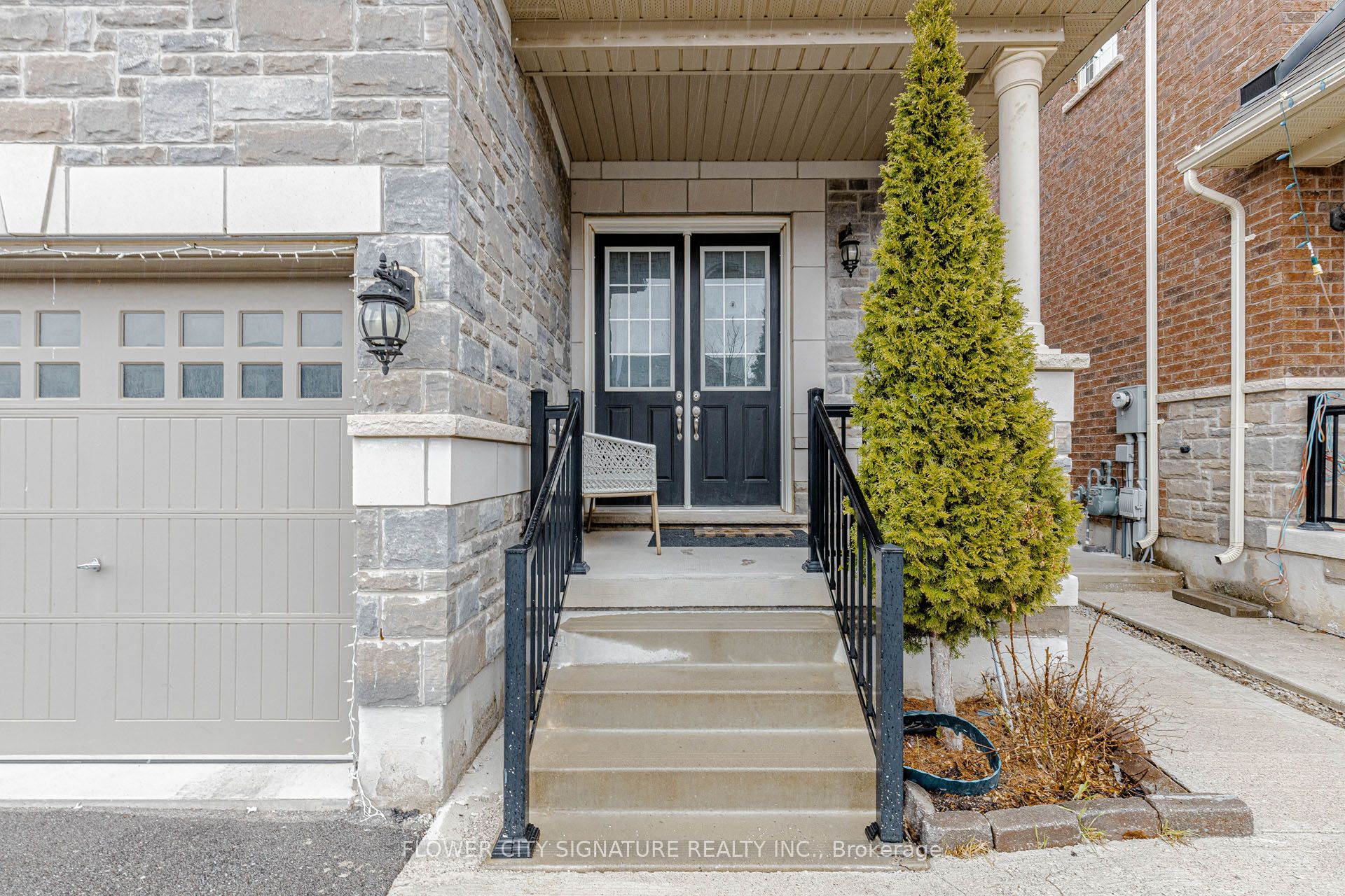 116 Morningside Drive N Property Photo 2