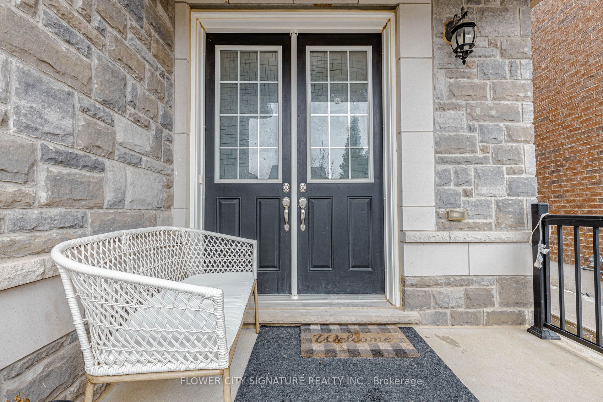 116 Morningside Drive N Property Photo 3