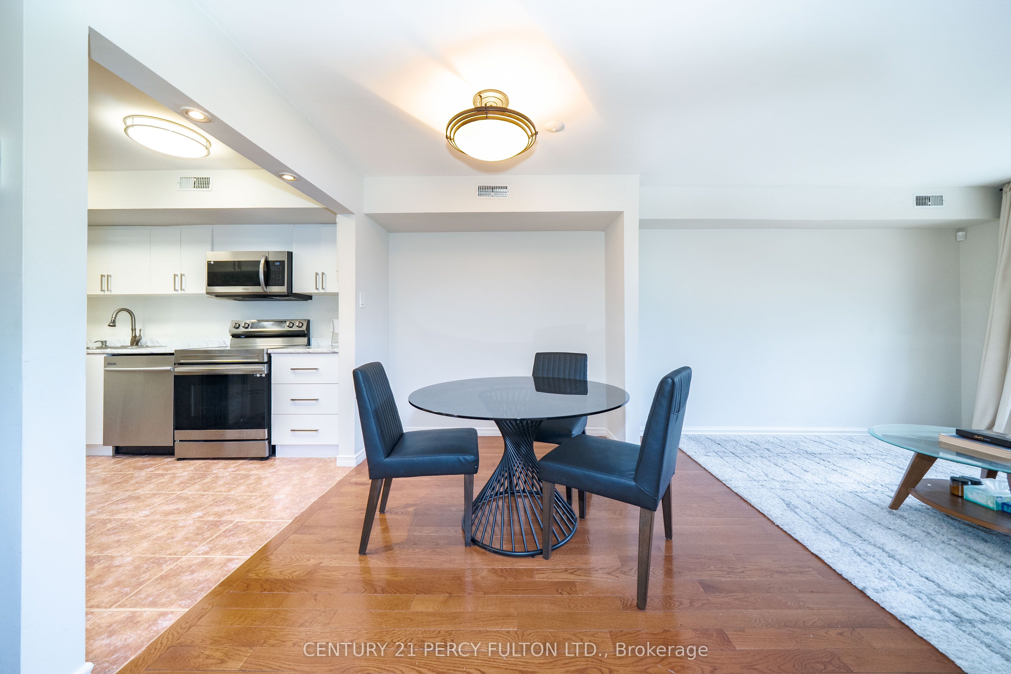 744-746 Wilson Avenue Property Photo 4