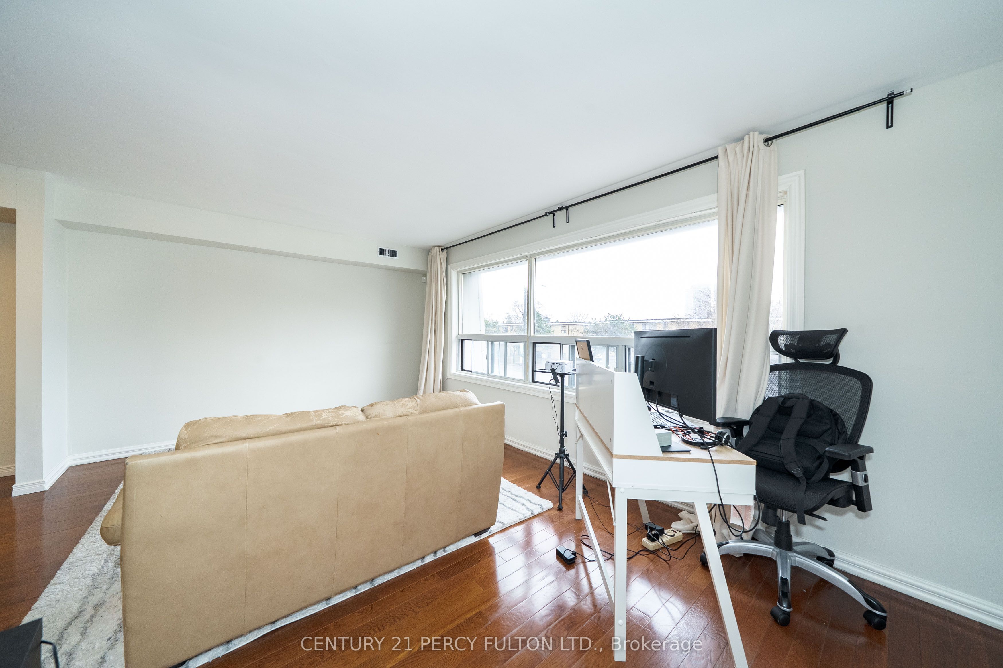 744-746 Wilson Avenue Property Photo 7