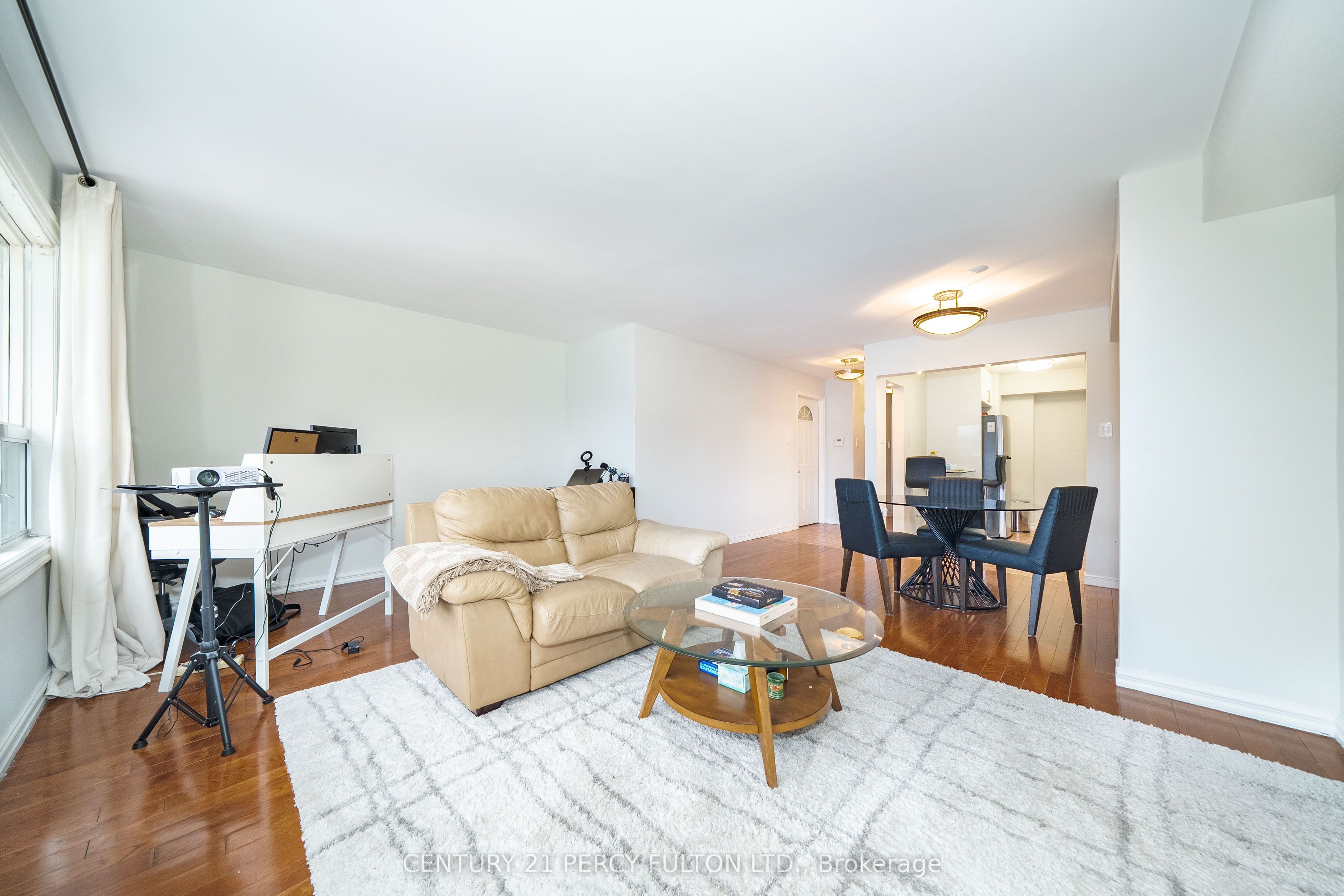 744-746 Wilson Avenue Property Photo 8