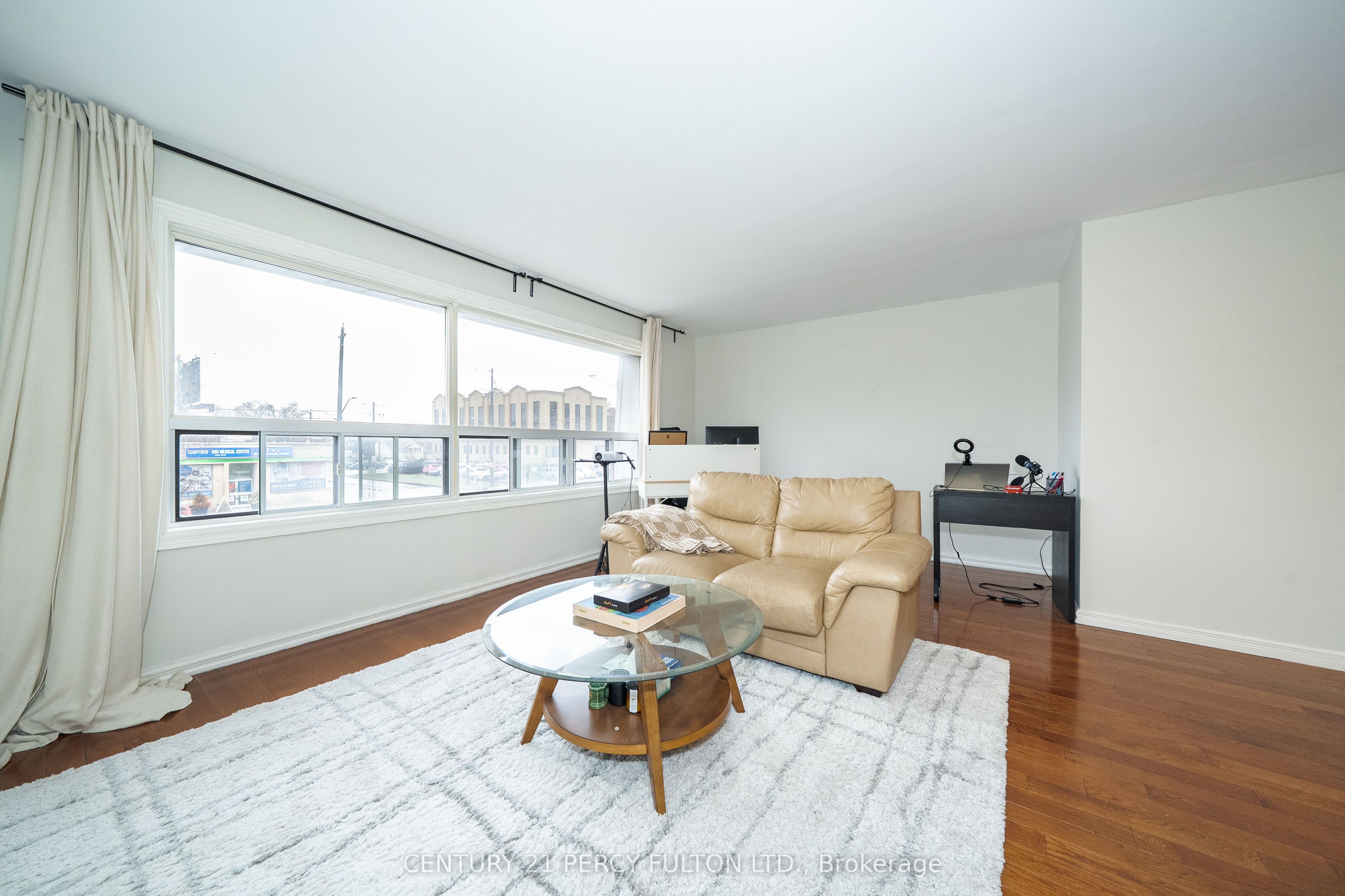 744-746 Wilson Avenue Property Photo 9