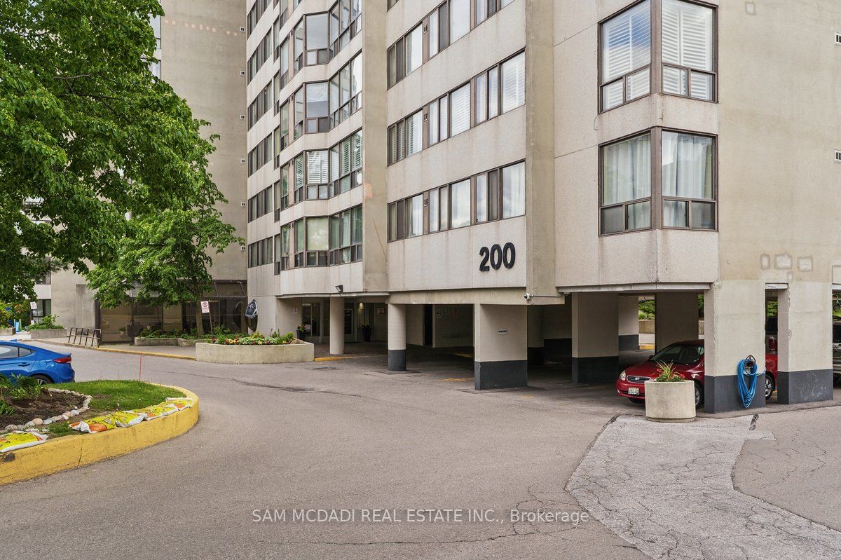 200 Robert Speck Parkway 1203 Property Photo 2