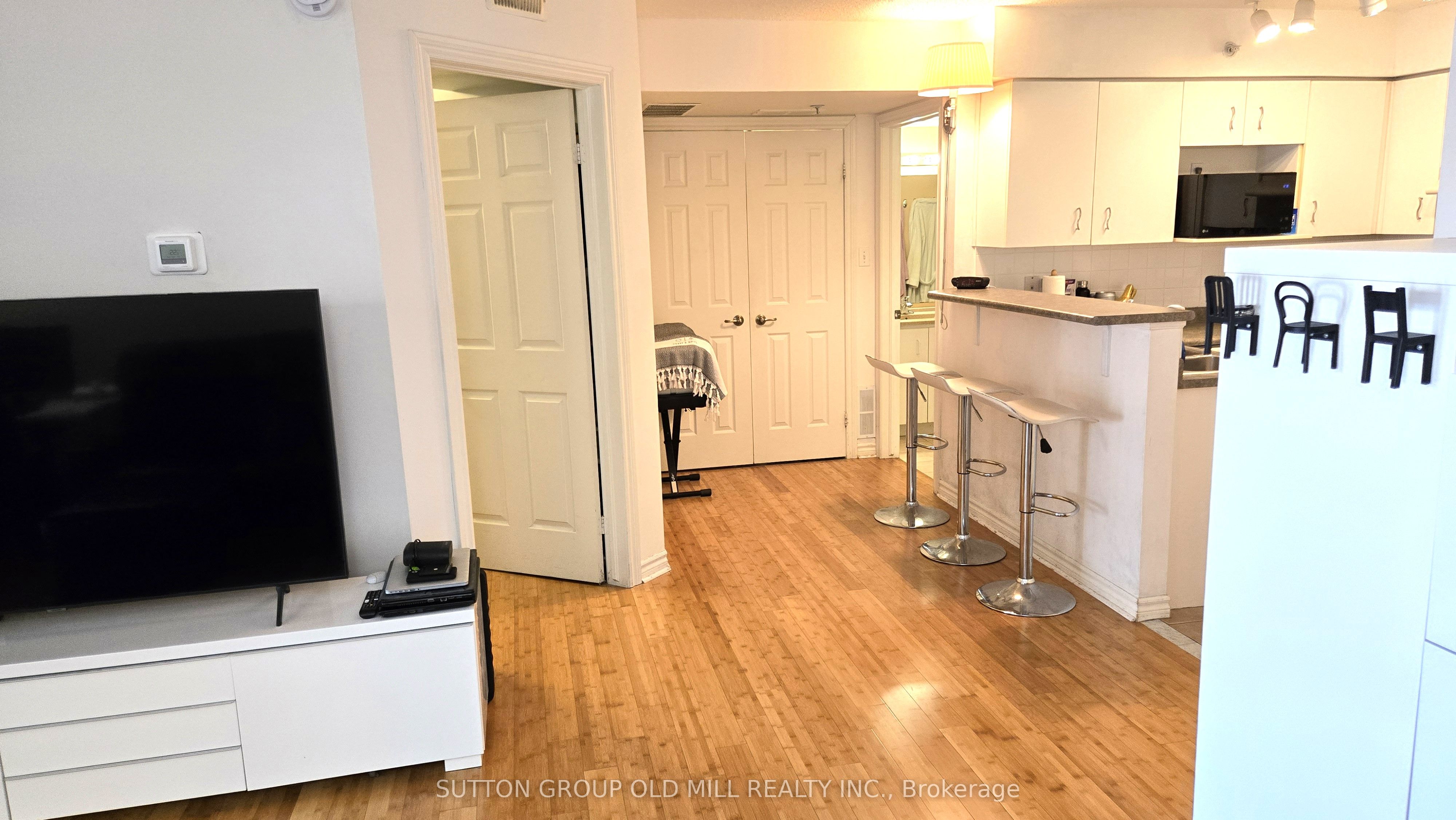 1470 Bishops Gate 208 Property Photo 4