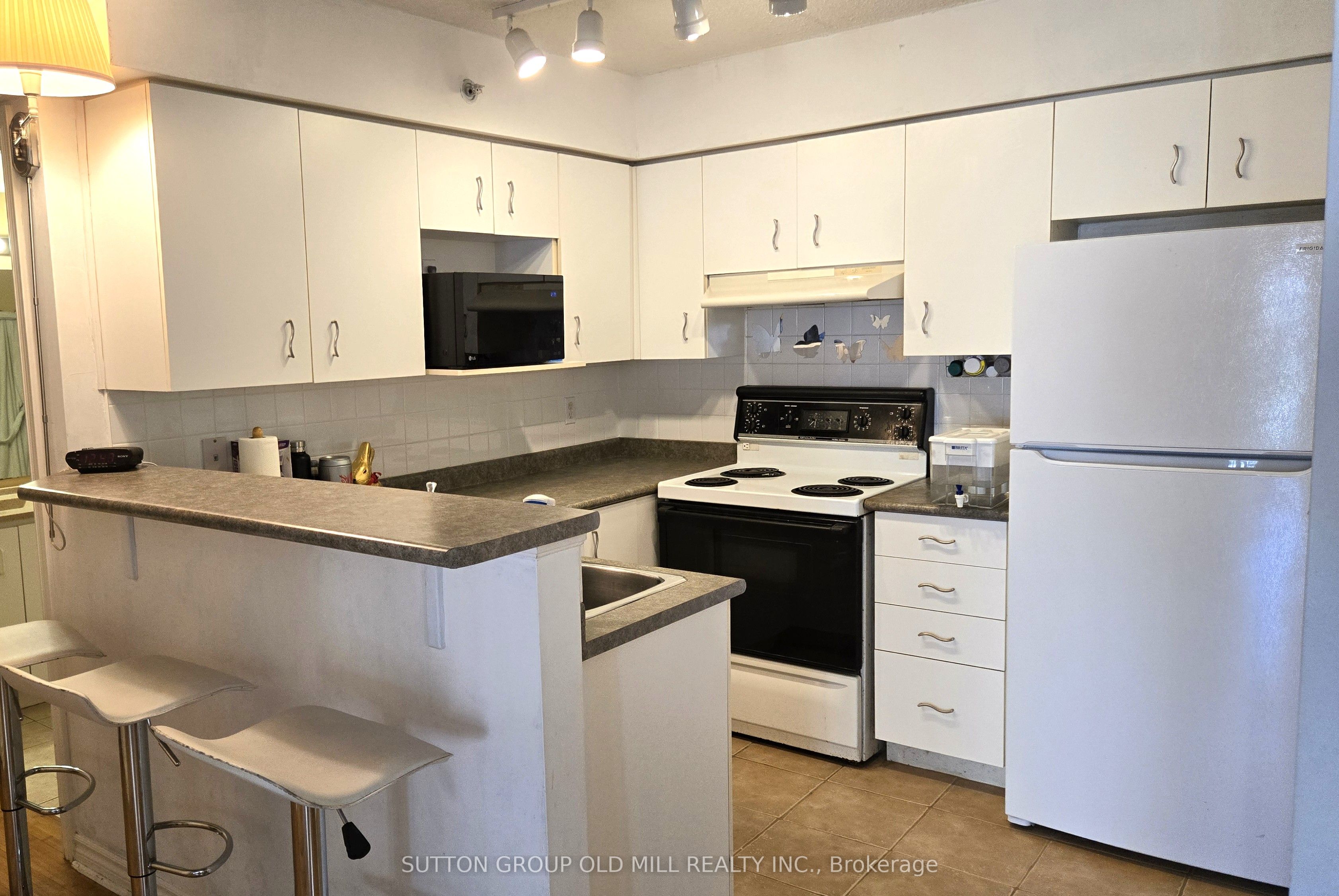 1470 Bishops Gate 208 Property Photo 7