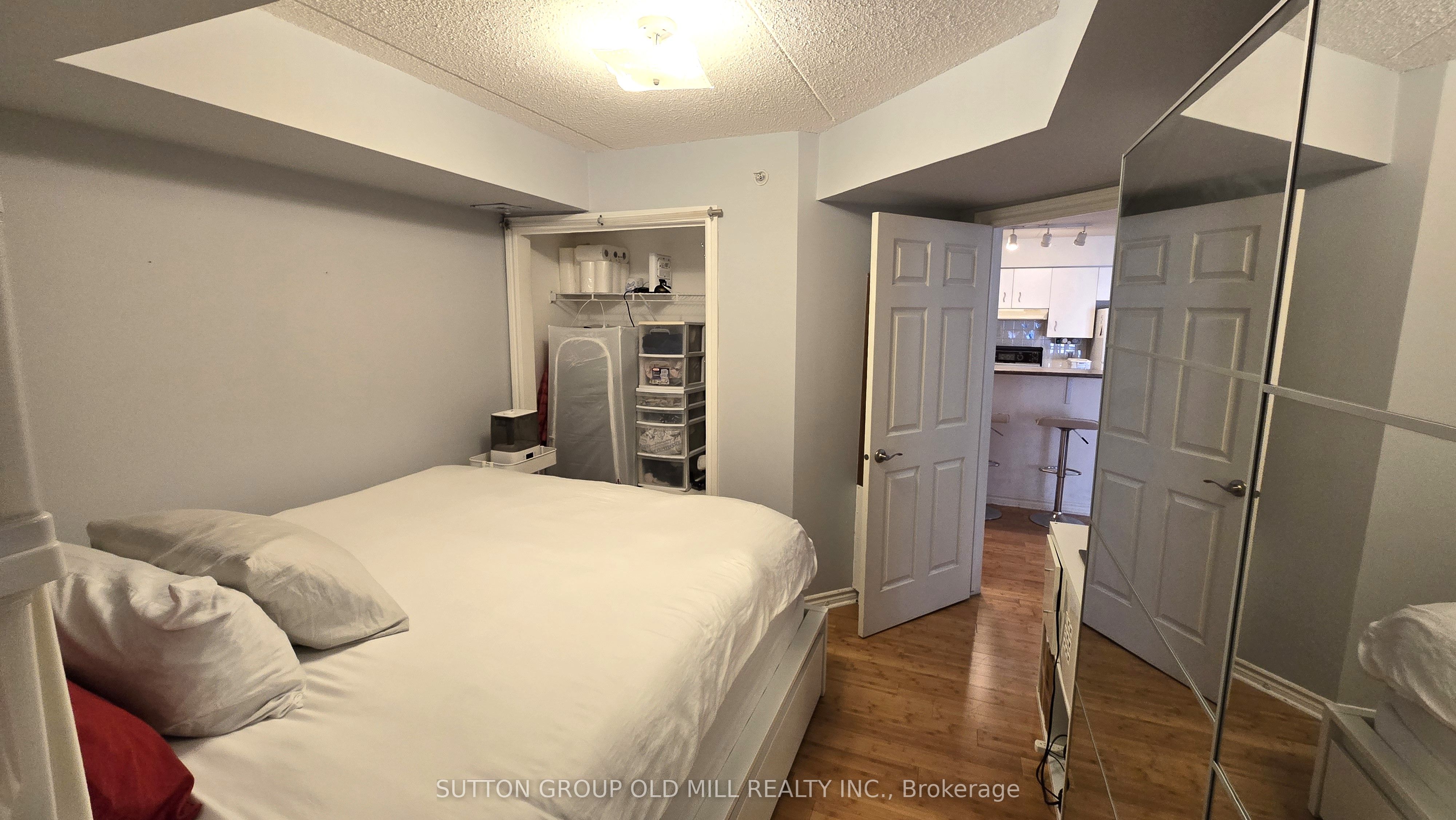 1470 Bishops Gate 208 Property Photo 14