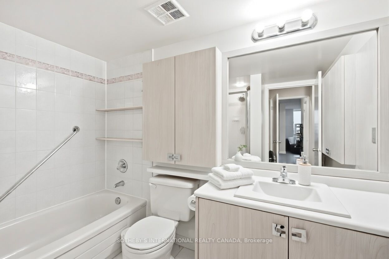 75 King Street E 1512 Property Photo 16