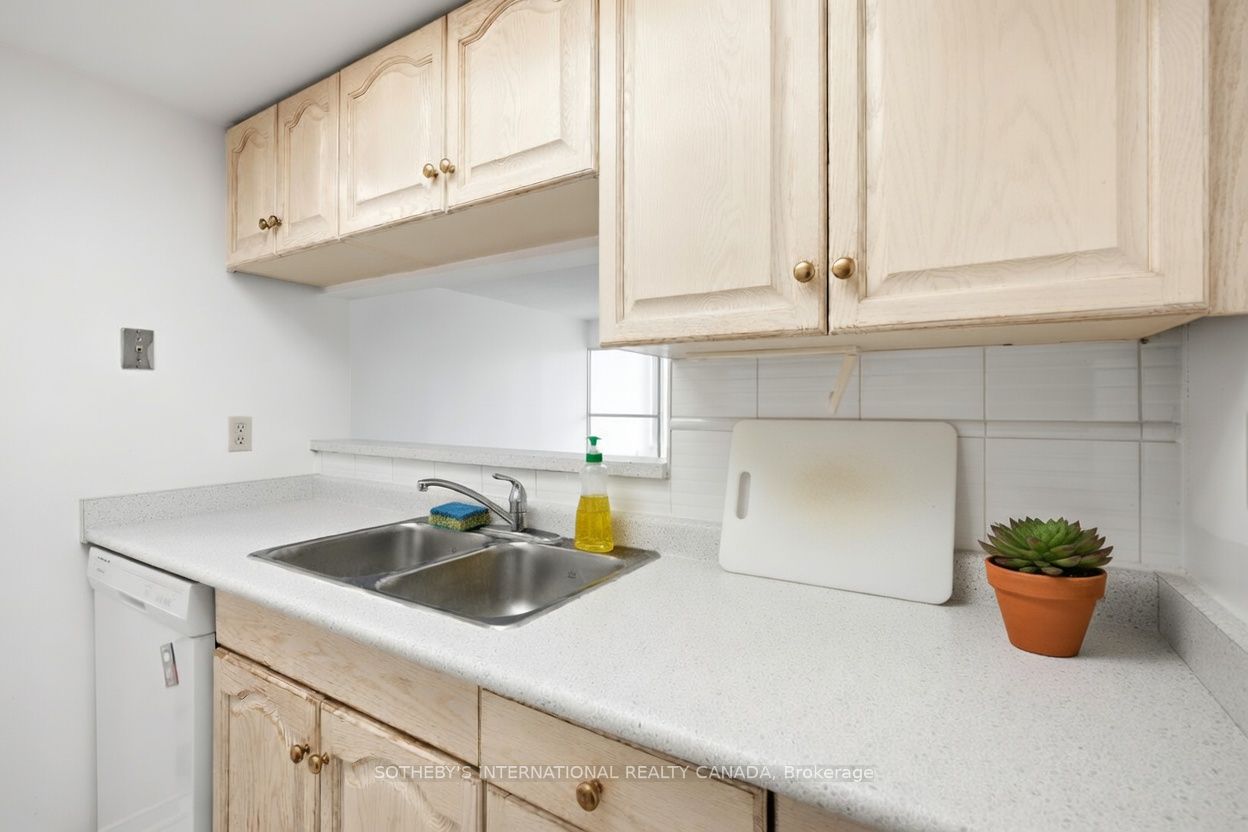 75 King Street E 1609 Property Photo 9