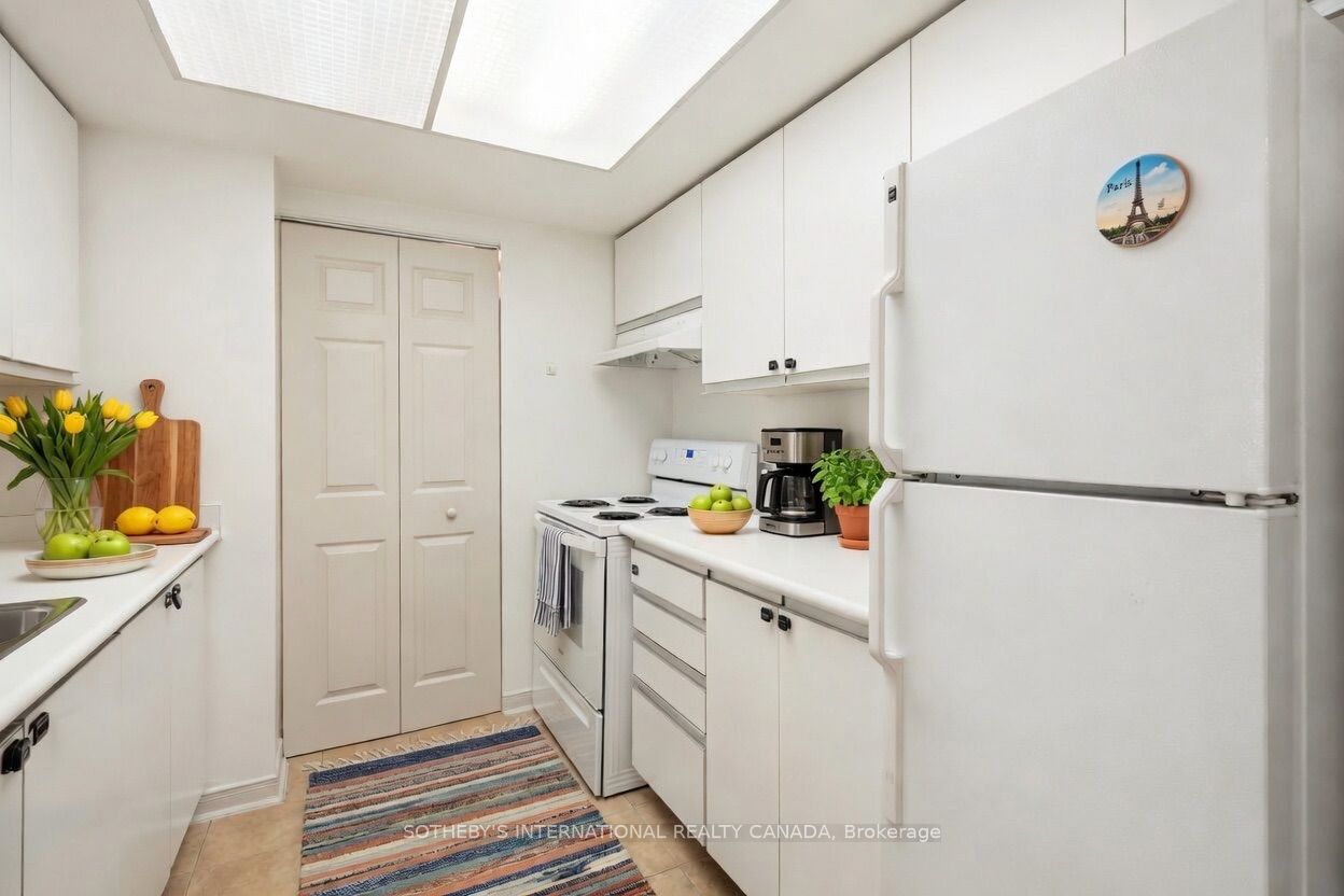 75 King Street E 1709 Property Photo 4