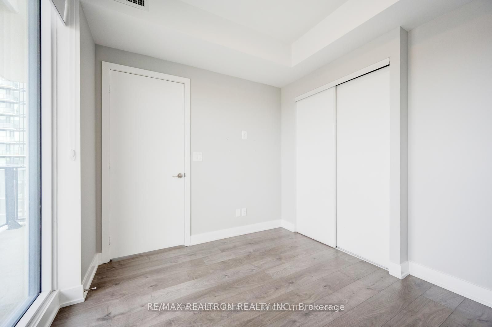180 Veterans Drive 502 Property Photo 12