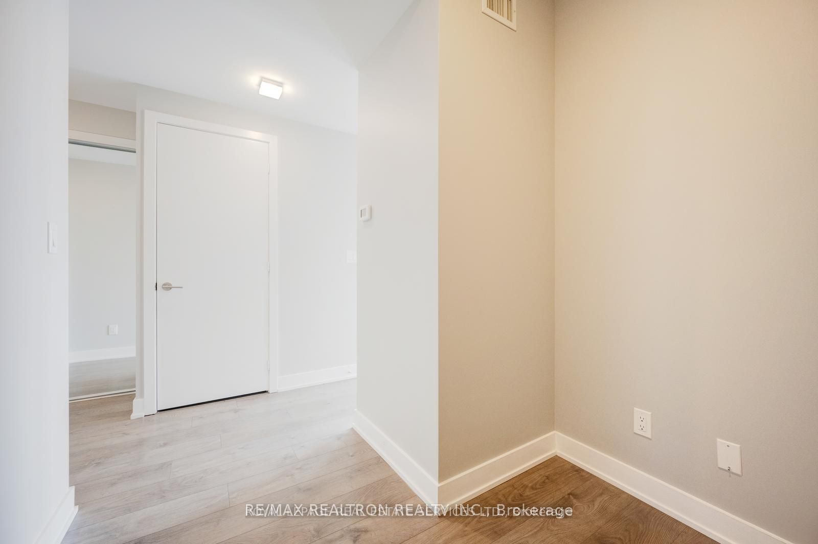 180 Veterans Drive 502 Property Photo 16