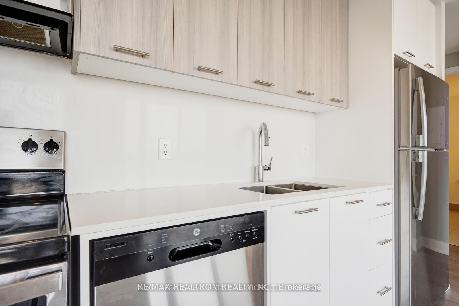 180 Veterans Drive 502 Property Photo 18