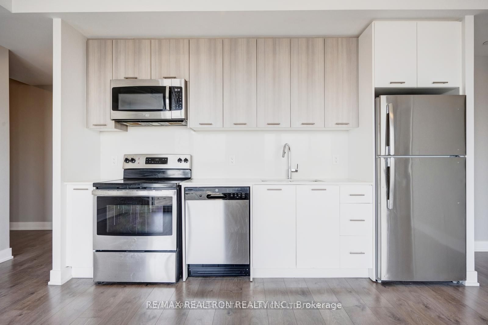 180 Veterans Drive 502 Property Photo 19