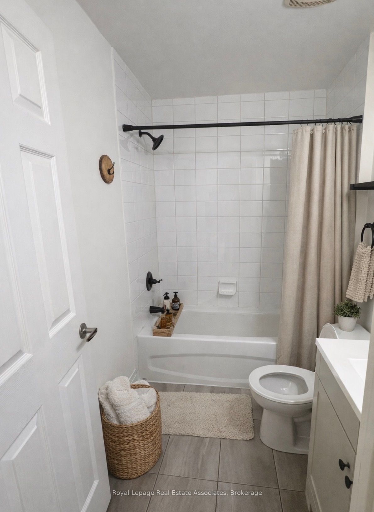250 Sunny Meadow Boulevard 19 Property Photo 10