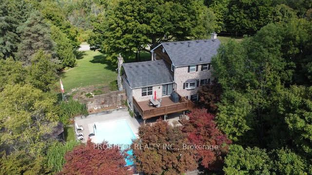 33 Gibson Lake Drive Property Photo 2