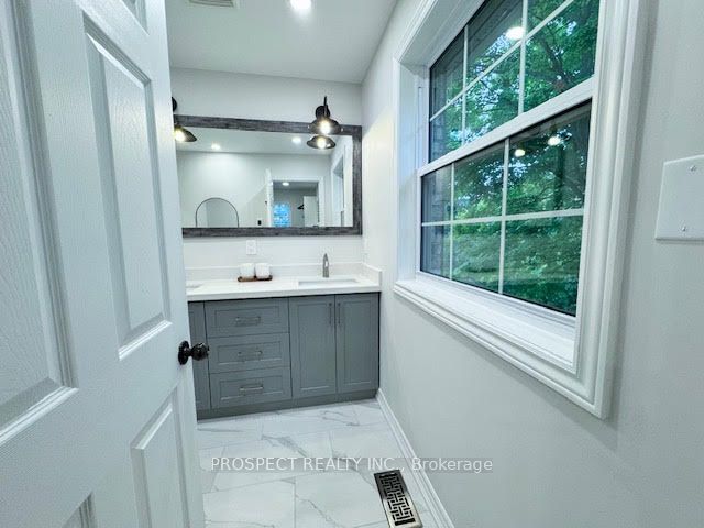 33 Gibson Lake Drive Property Photo 20