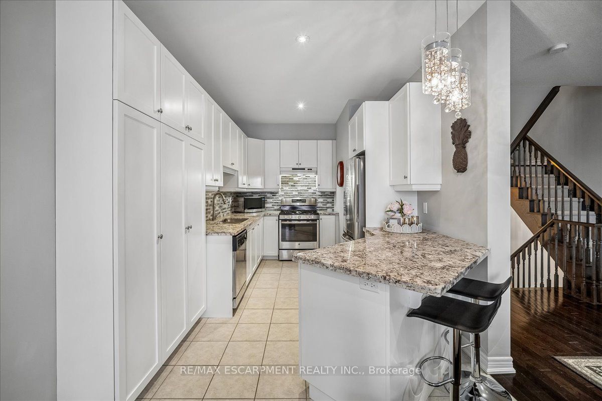 181 Plains Road W #40 Property Photo 11