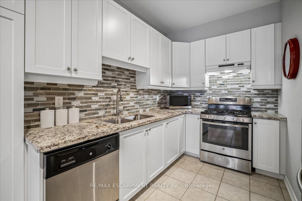 181 Plains Road W #40 Property Photo 12