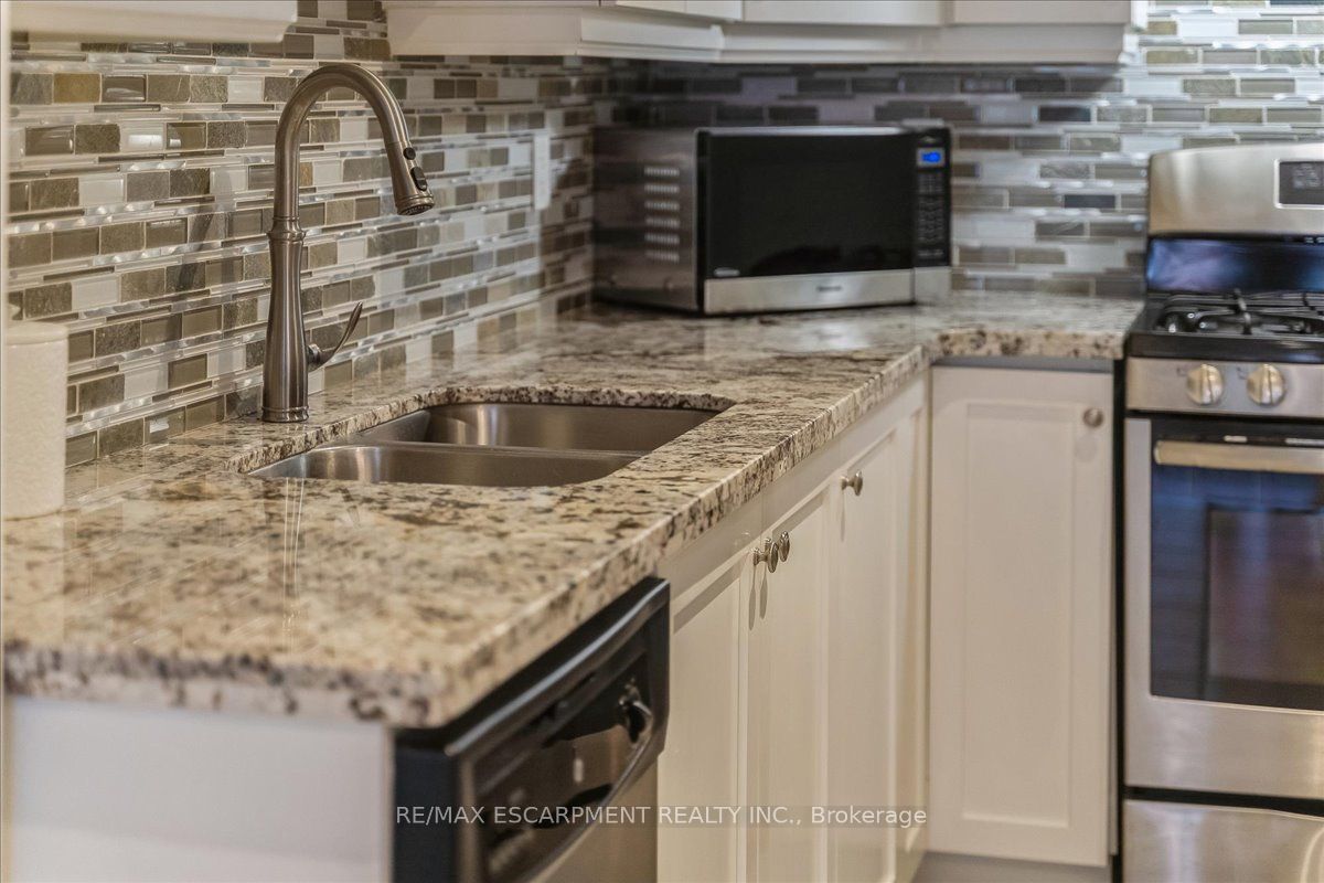 181 Plains Road W #40 Property Photo 15