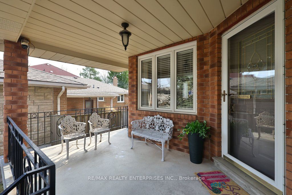3022 Dalehurst Drive Property Photo 4