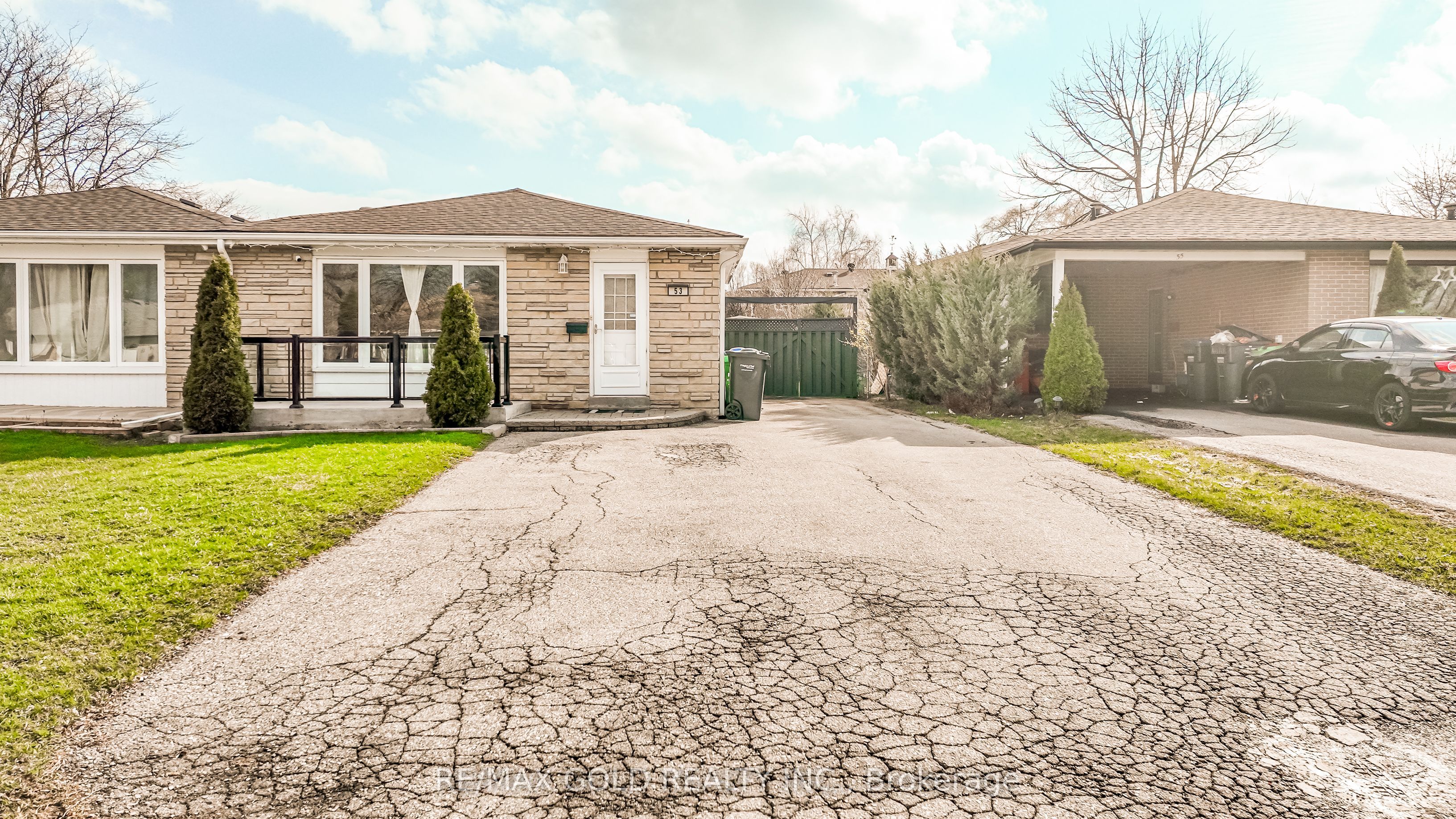 53 Davenport Crescent Property Photo 3