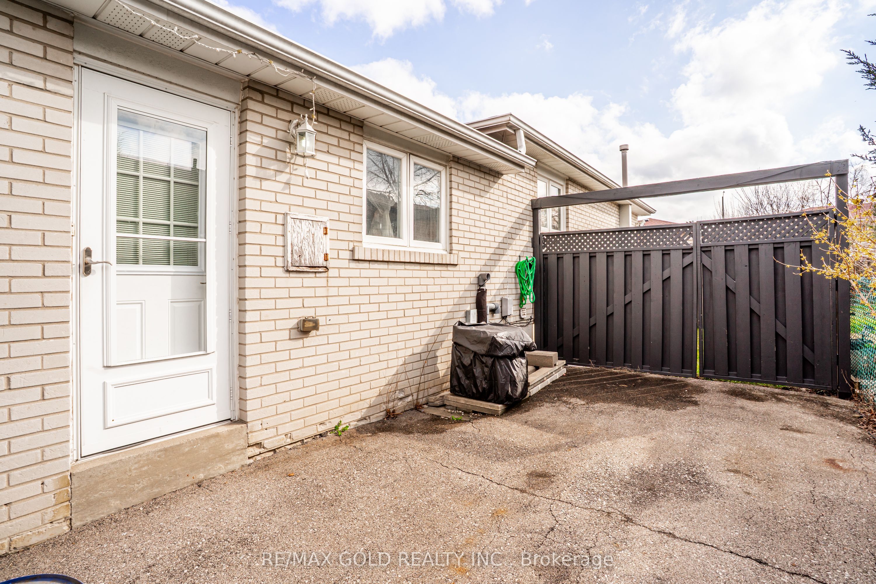 53 Davenport Crescent Property Photo 37