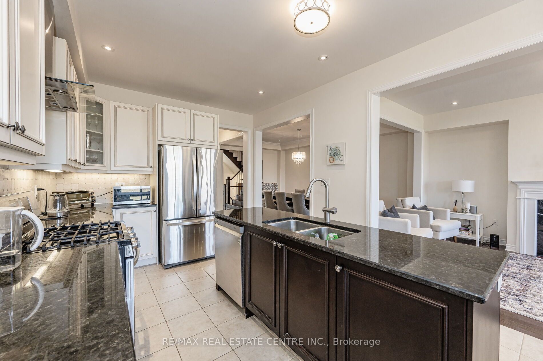 2453 Village Common Property Photo 11