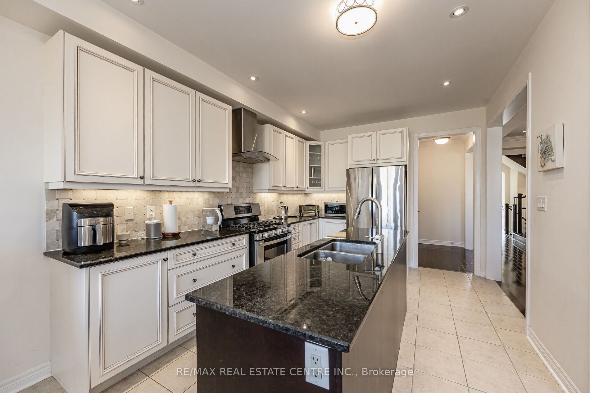 2453 Village Common Property Photo 12