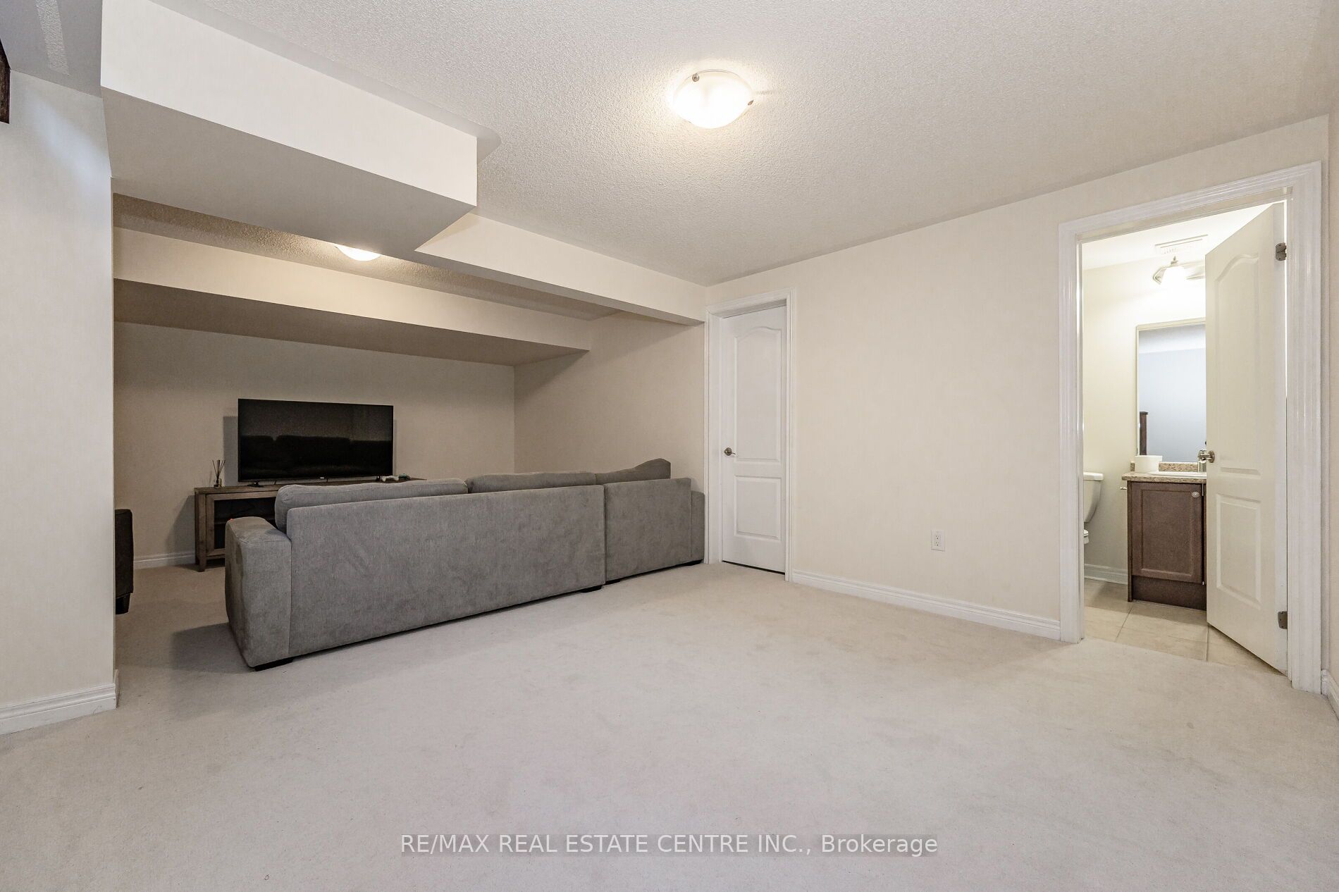 2453 Village Common Property Photo 31