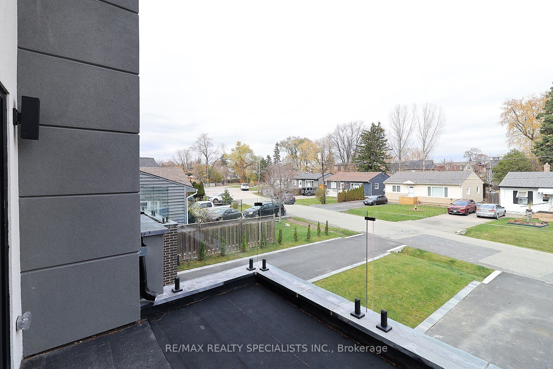 1046 Roosevelt Road Property Photo 8