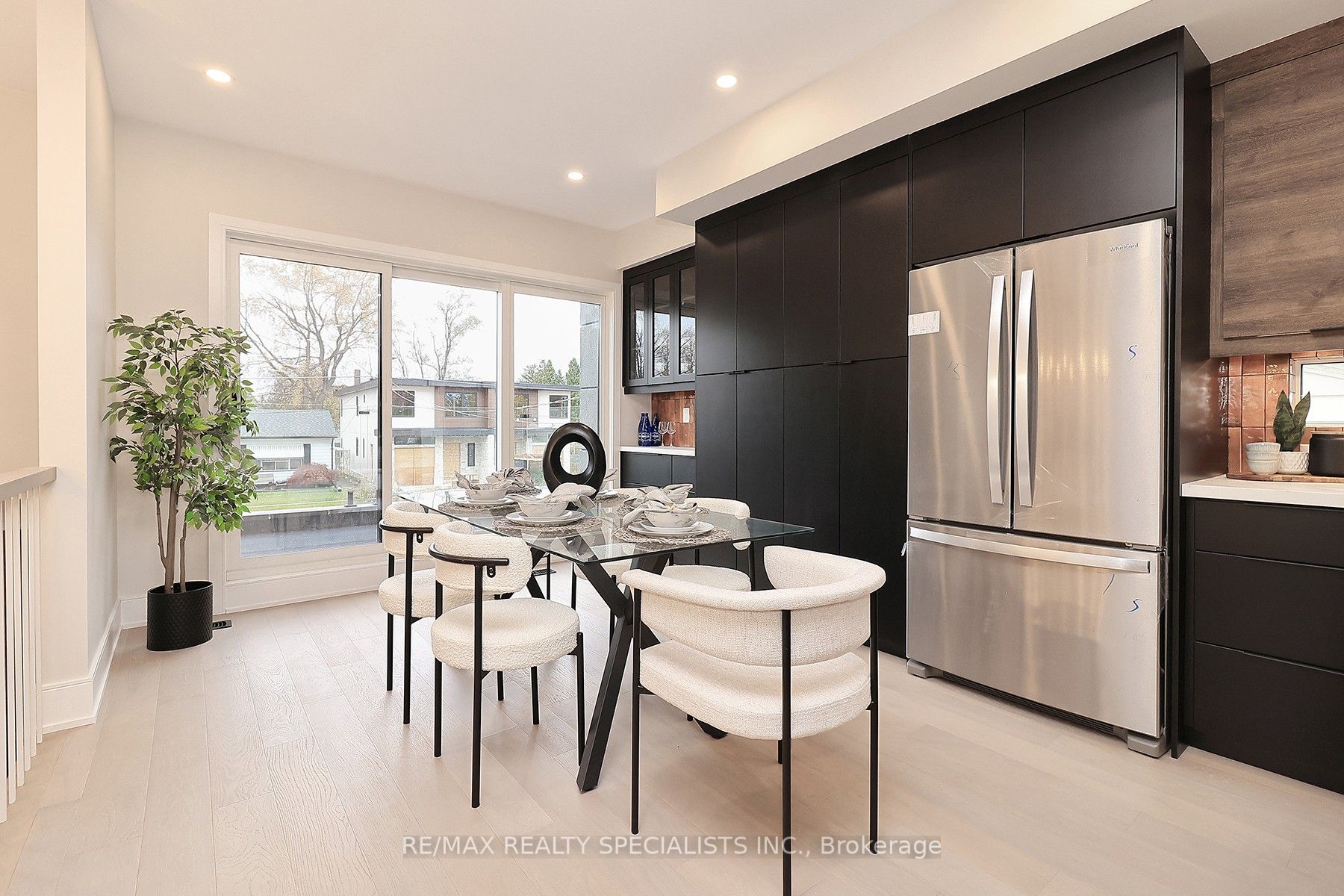 1046 Roosevelt Road Property Photo 19