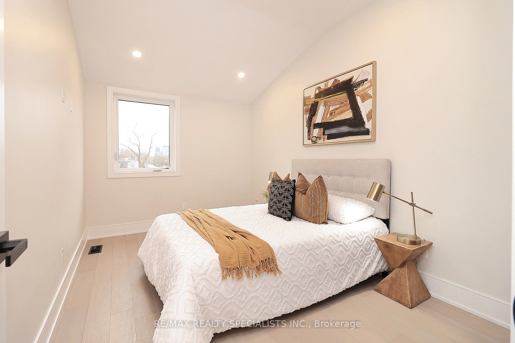 1046 Roosevelt Road Property Photo 46