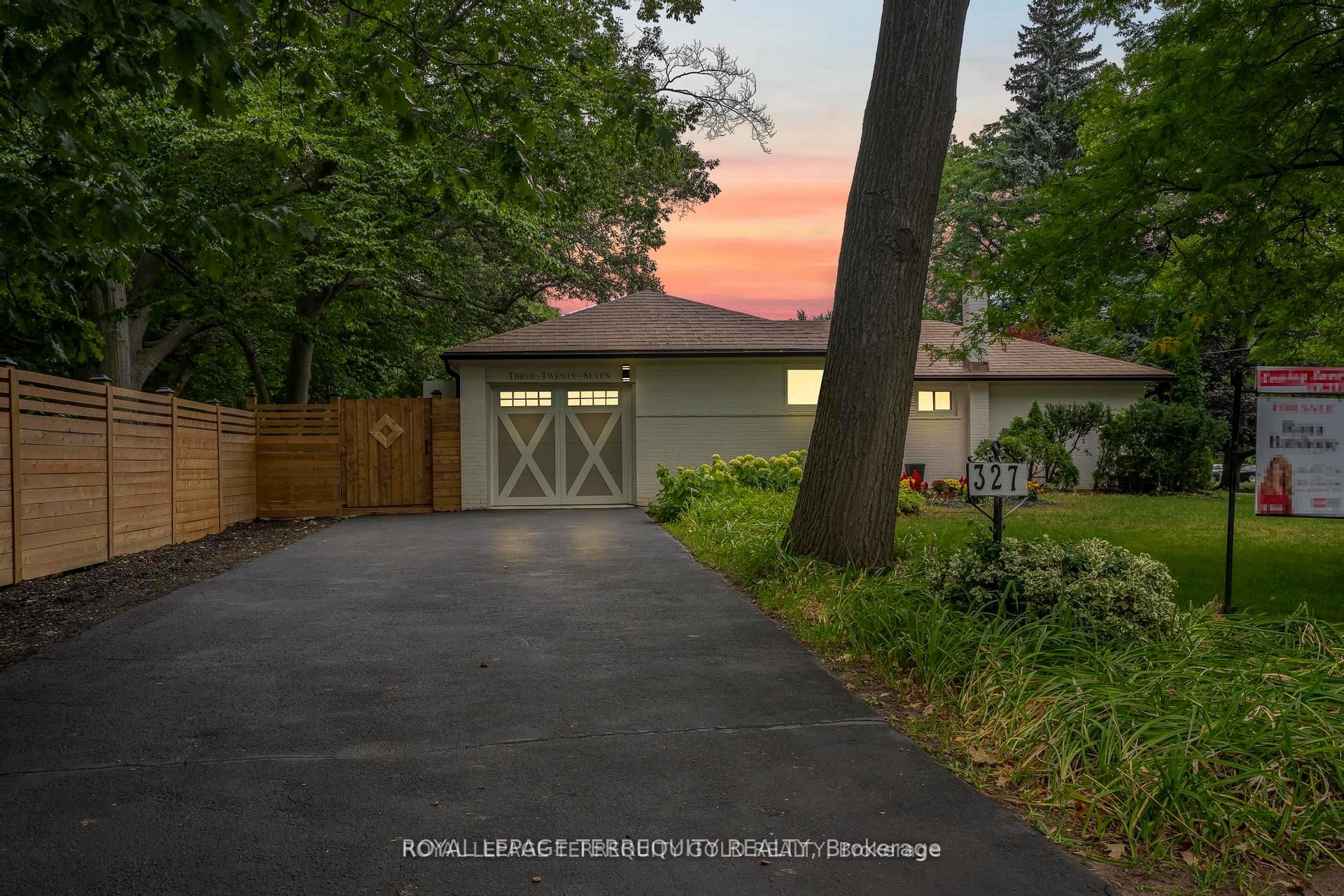 327 River Side Drive Property Photo 2