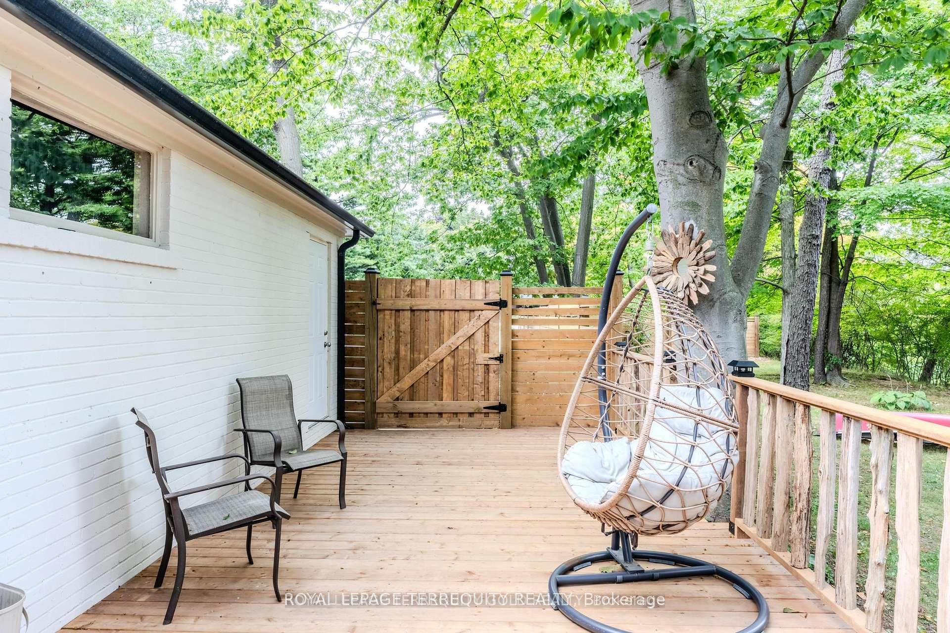 327 River Side Drive Property Photo 5