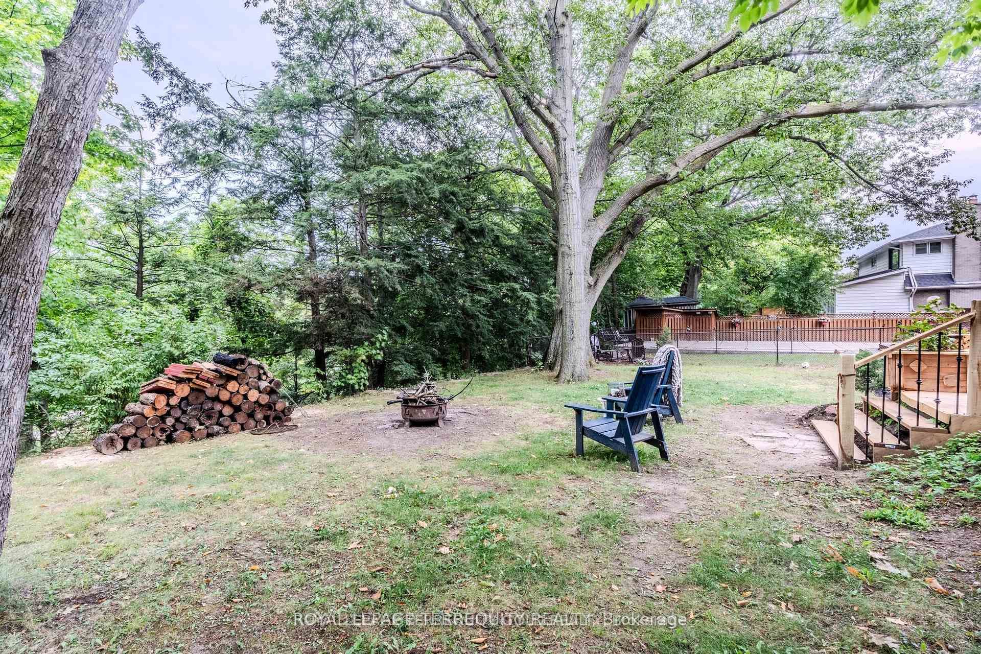 327 River Side Drive Property Photo 7