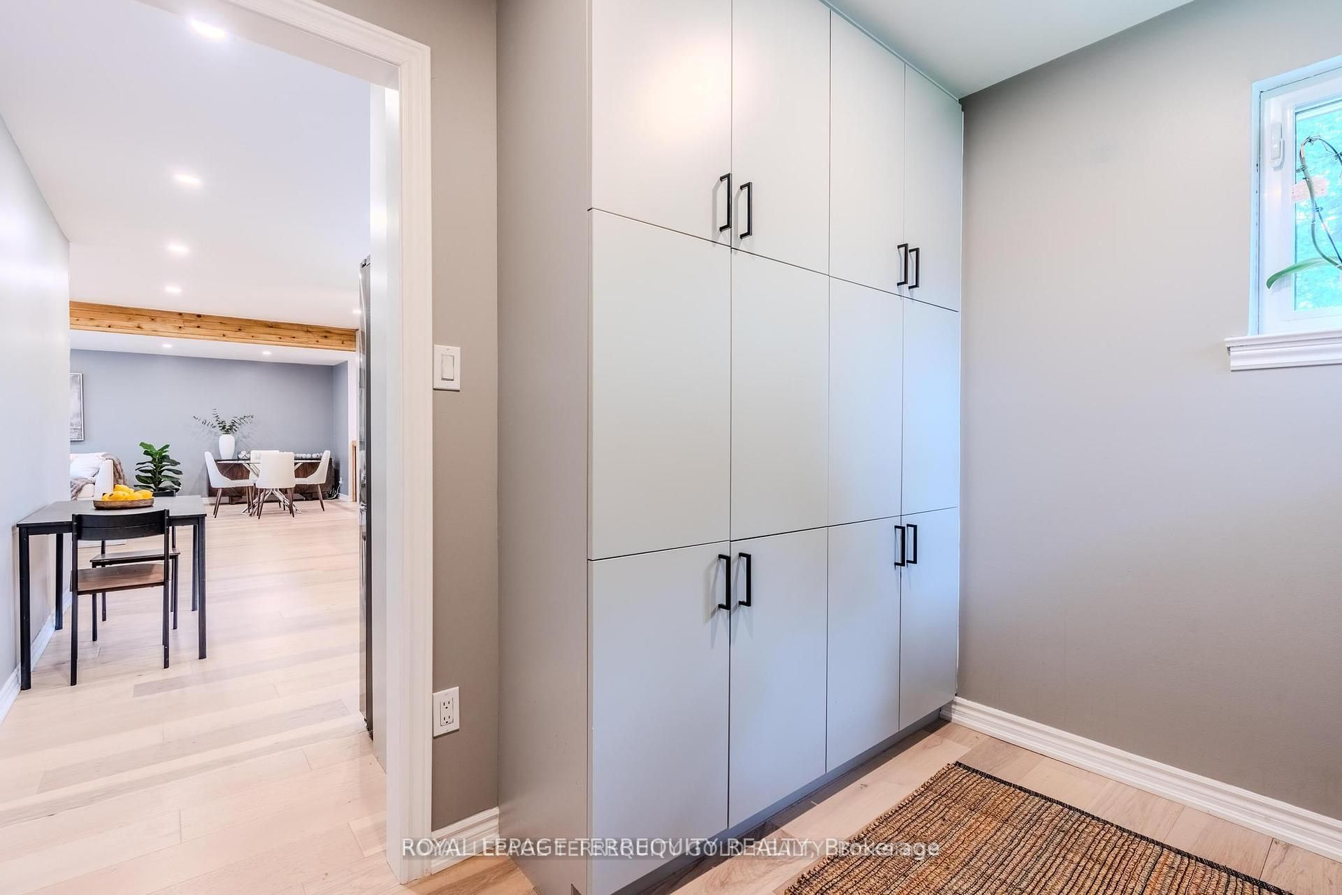 327 River Side Drive Property Photo 9