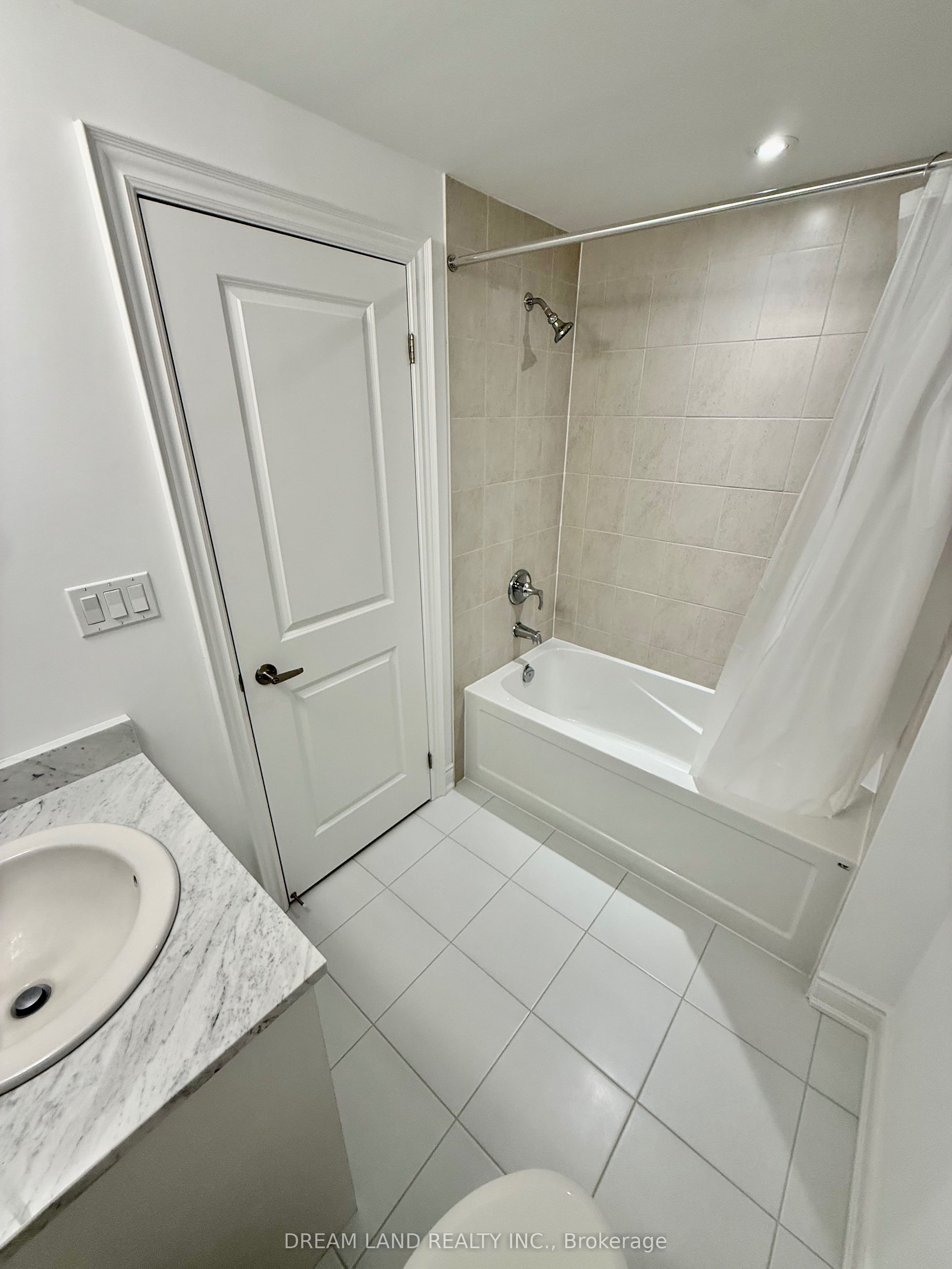 70 Lunar Crescent 193 Property Photo 16