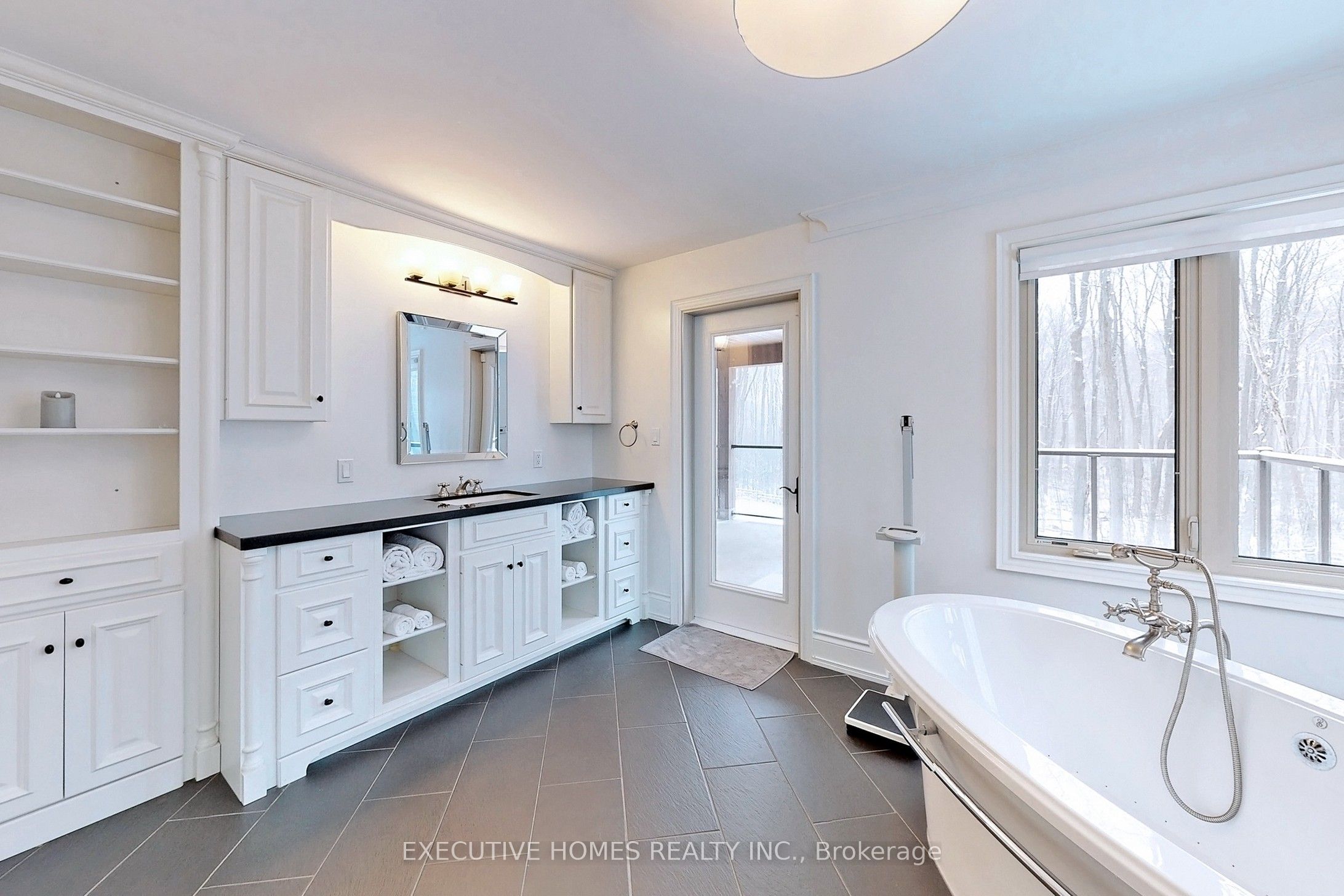 7651 Milburough Line Property Photo 28