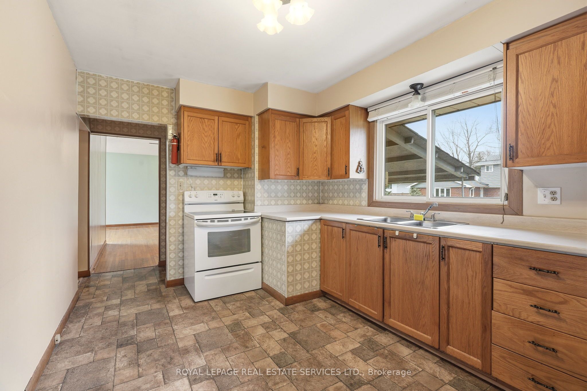 384 Appleby Line Property Photo 11