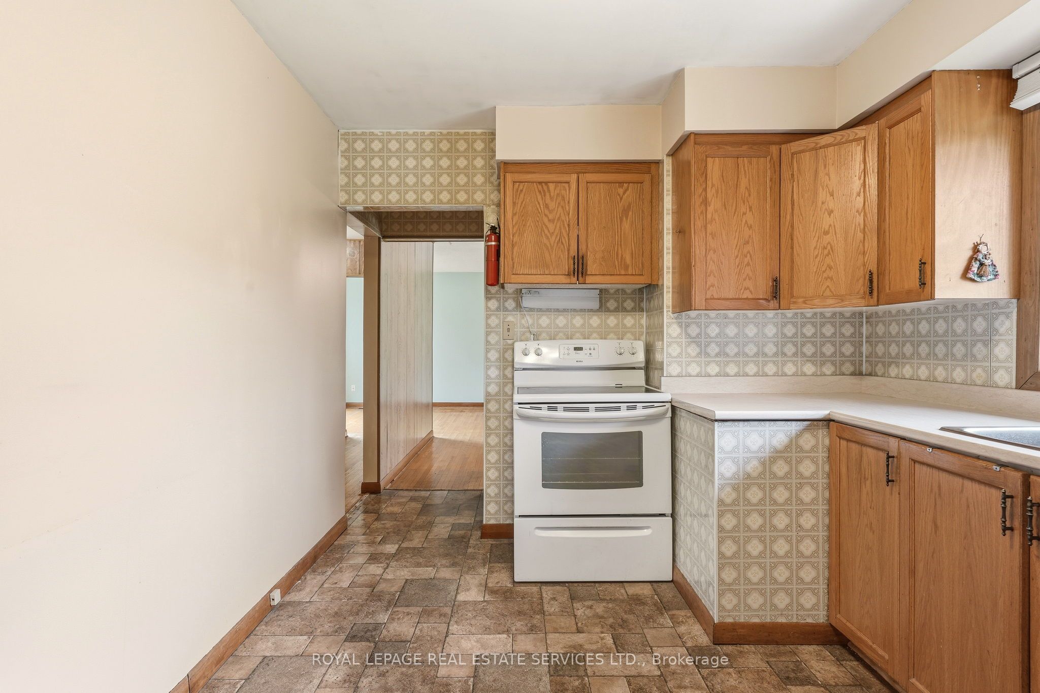 384 Appleby Line Property Photo 12
