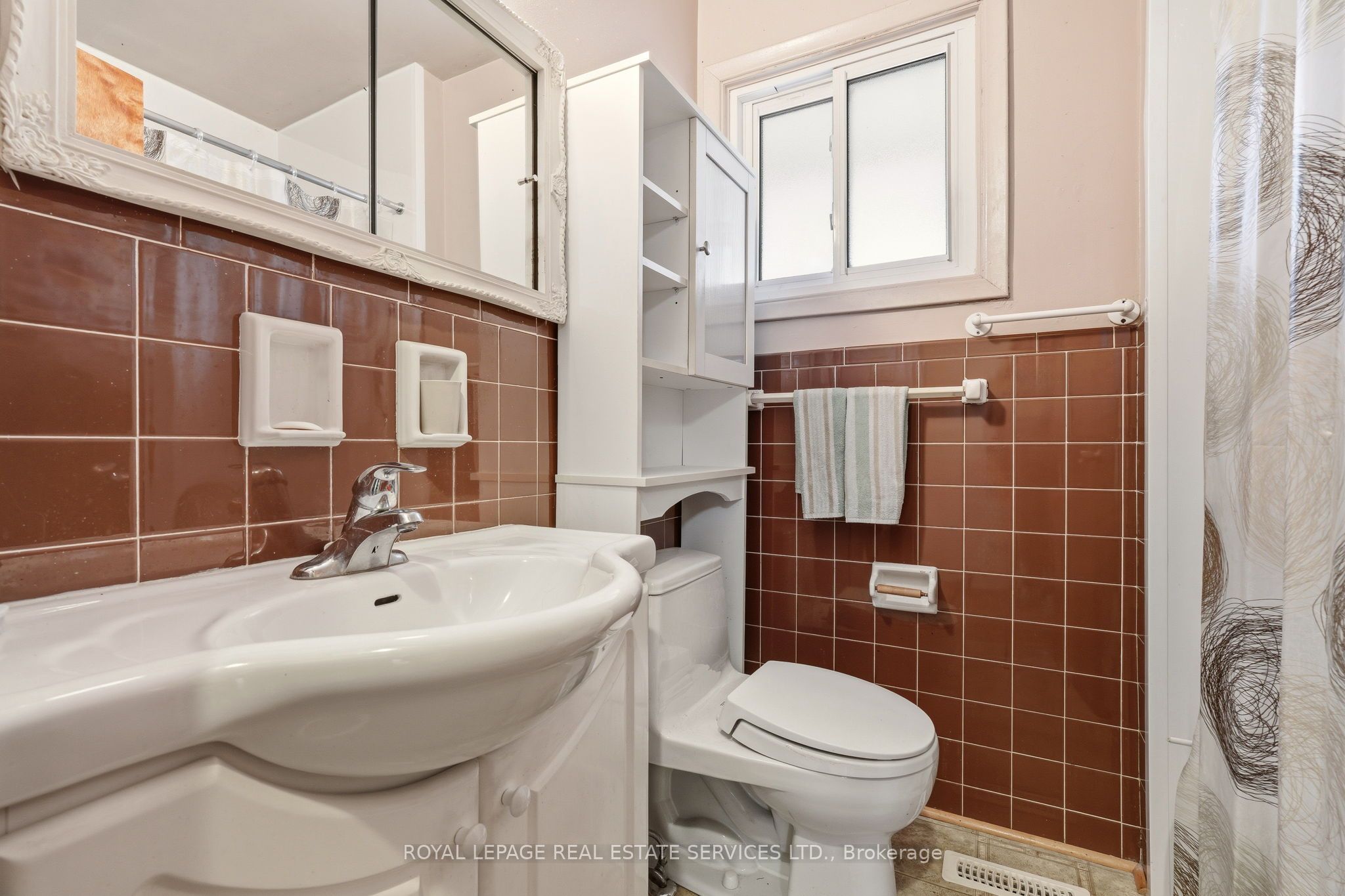 384 Appleby Line Property Photo 13