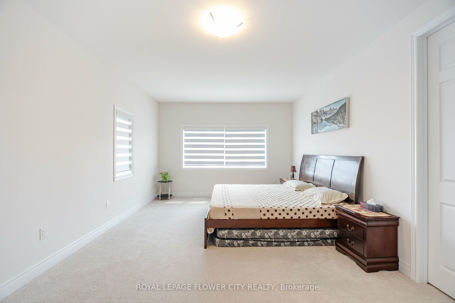 36 Icon Street S Property Photo 22