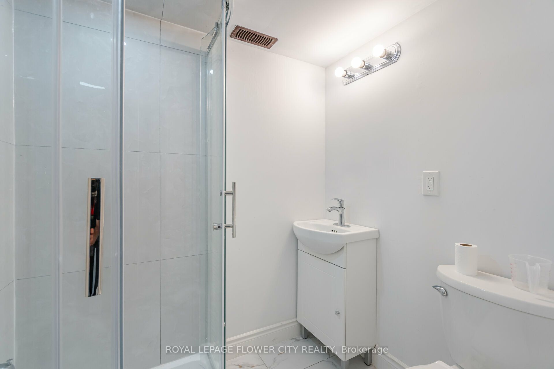 36 Icon Street S Property Photo 46
