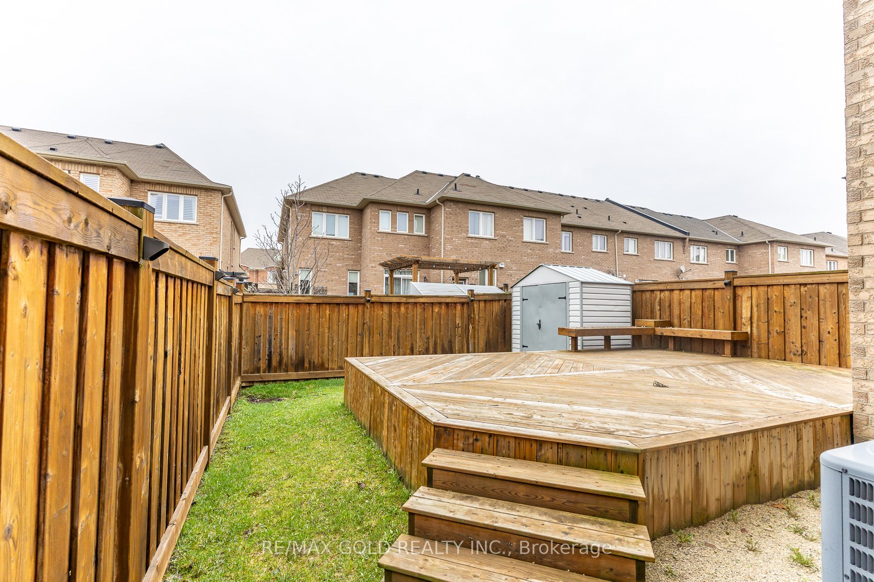 943 Transom Crescent Property Photo 4