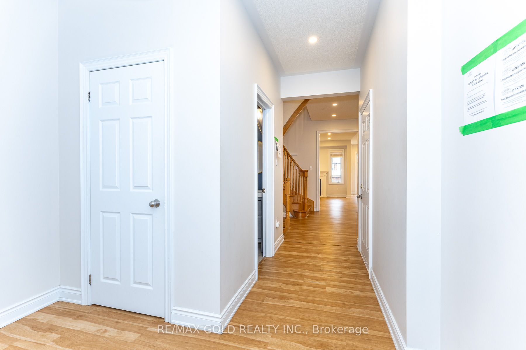 943 Transom Crescent Property Photo 9