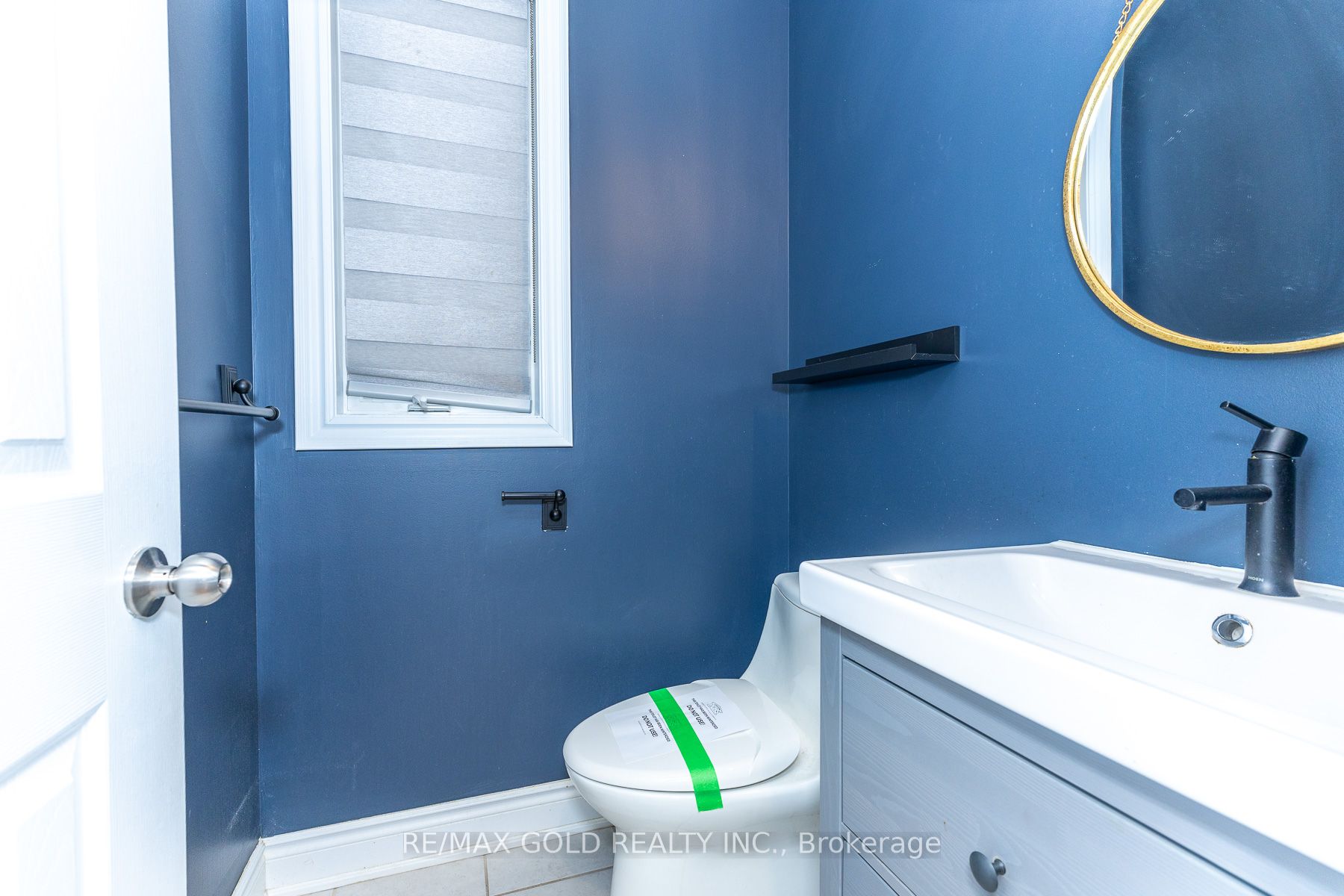 943 Transom Crescent Property Photo 10