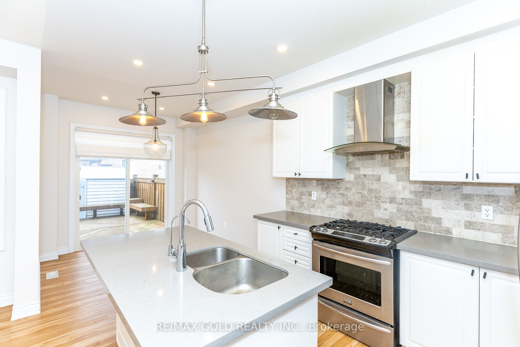943 Transom Crescent Property Photo 19