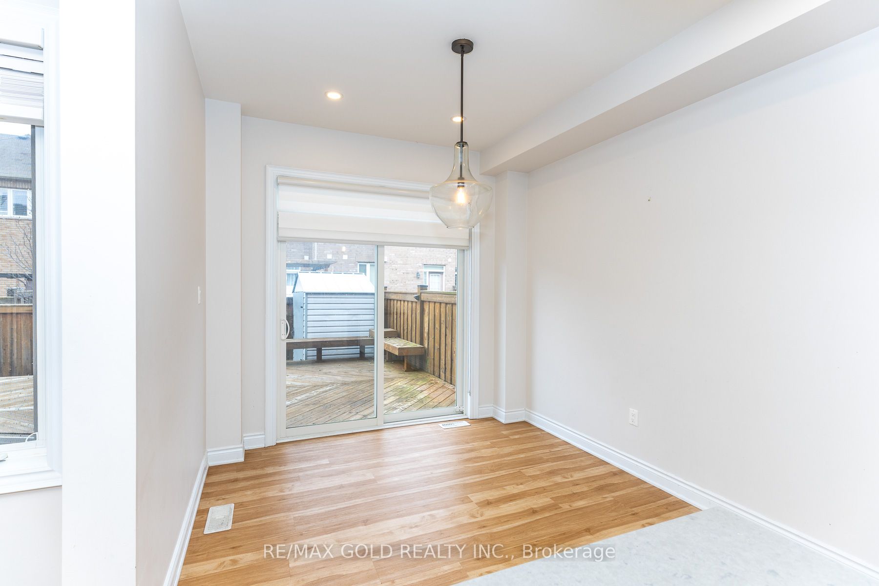 943 Transom Crescent Property Photo 24