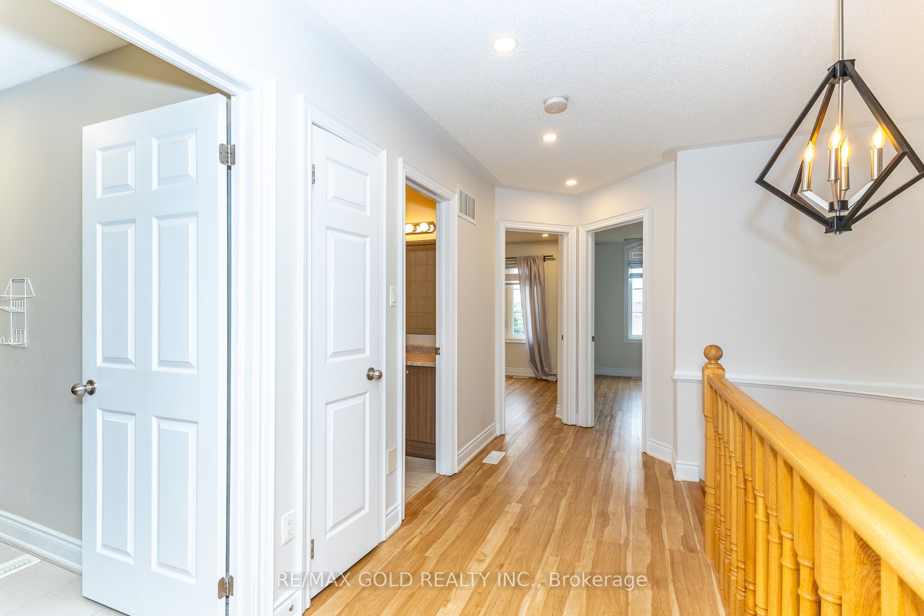 943 Transom Crescent Property Photo 26